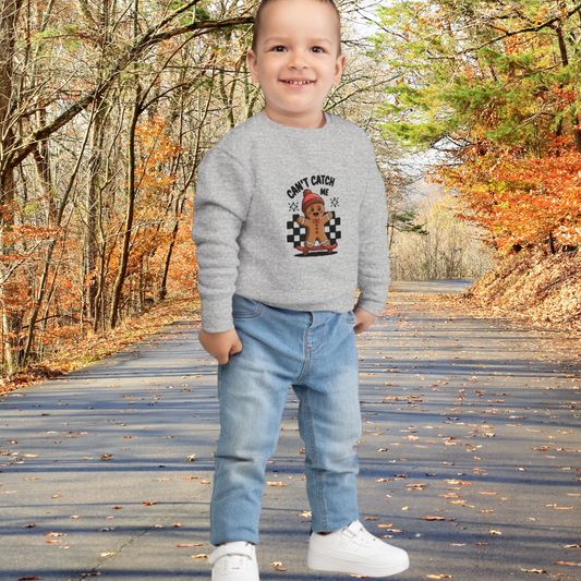 T-Shirt Playful Toddler Sweatshirt with 'Can’t Catch Me' Design Cute Kids Outfit Fun Holiday Gift Cozy Fall Wear Cheeky Gingerbread Sweater