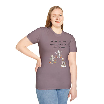 T-Shirt Halloween Graphic T-Shirt Spooky Season Tee Unisex Soft Style Shirt Retro Halloween Gift Fall Fashion Cute Halloween Design