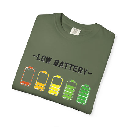 T-Shirt Low Battery Funny Unisex T-Shirt Humorous Gift Casual Wear Self-Care Reminder Everyday Comfort